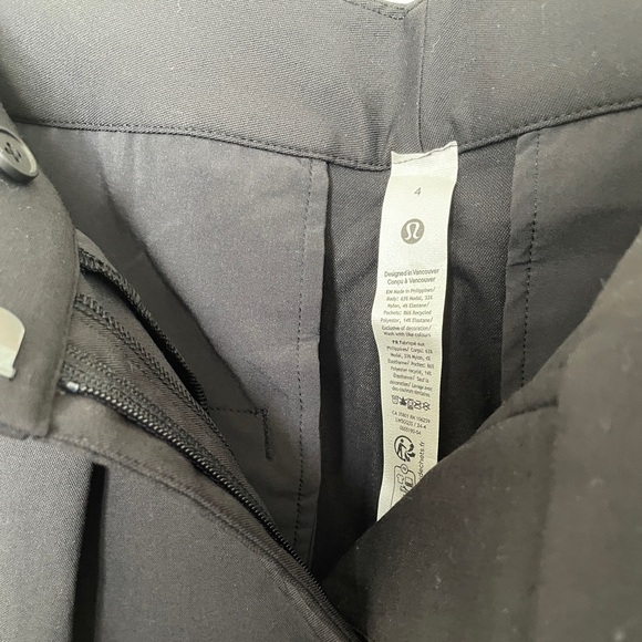 NWT LULULEMON Pleat-Front High-Rise Trouser
Regular Black Wide Leg - Picture 5 of 6